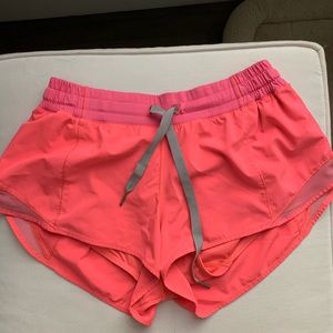 Lululemon hotty hot shorts 2.5 inch - bright pink